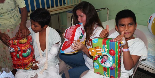 Navidad para los niños del Hospital Bloom