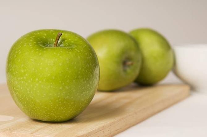 Manzana verde para frenar efectos nocivos de la obesidad