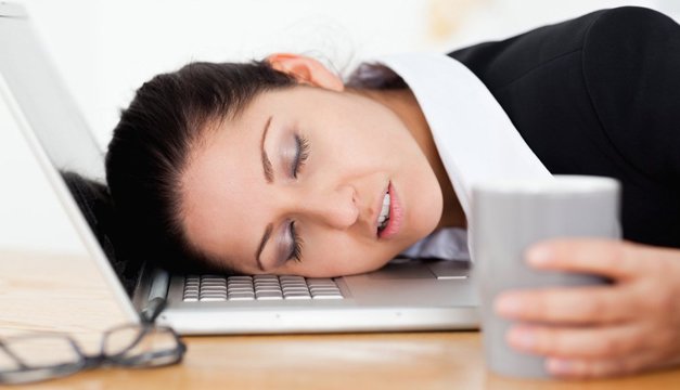 Consejos para evitar tener sueño en el trabajo
