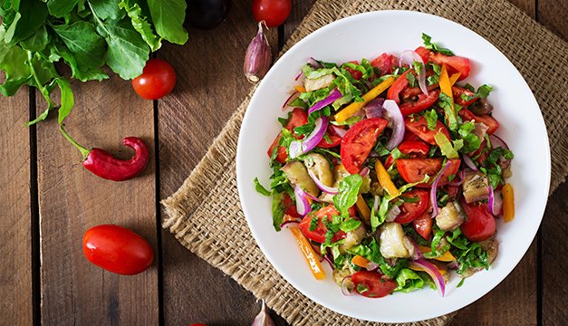 ensalda dieta perdida de pesa almuerzo lechuga tomate