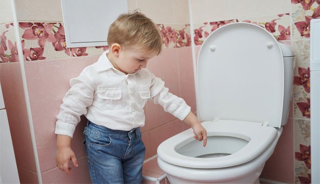 El niño ya puede ir al baño como grande
