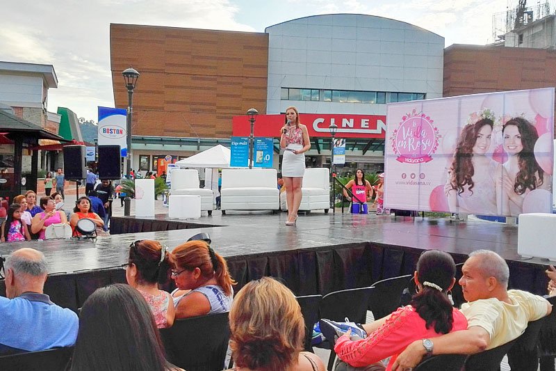 La Vida en Rosa lleno de color a la Gran Vía