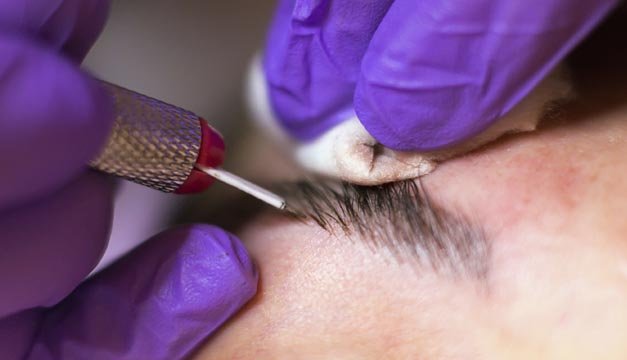 YA NO MÁS CEJAS DESPOBLADAS