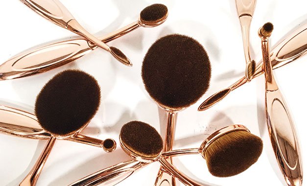 Brochas ovaladas para dejar un maquillaje impecable