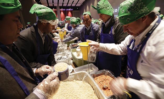 United Airlines alza vuelo para combatir el hambre