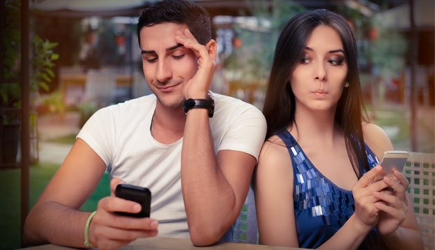 Infidelidad a través de las redes sociales