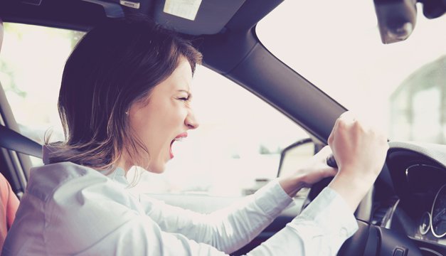 ¿Cómo reducir el estrés mientras estás en el tráfico?