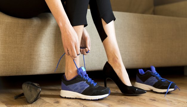 Las mujeres le dicen adiós al tacón de aguja