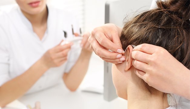 Los factores de riesgo asociados a la sordera que debes prestar atención