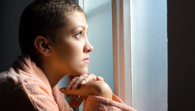 Aumento de cáncer de seno en mujeres a temprana edad