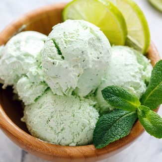 Sabroso y refrescante sorbete de mojito