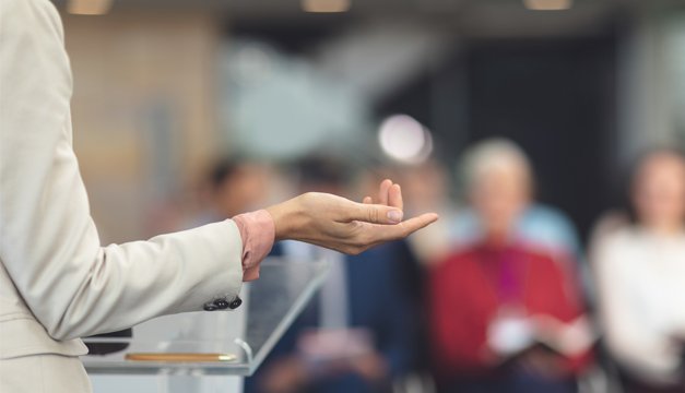 Una conferencia de mujeres para proyectar mujeres