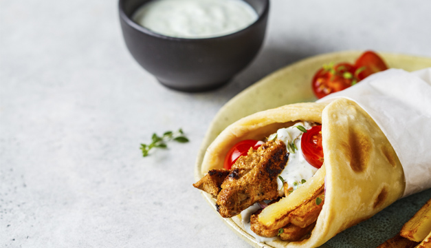 El sabor de la ensalada César en un wrap