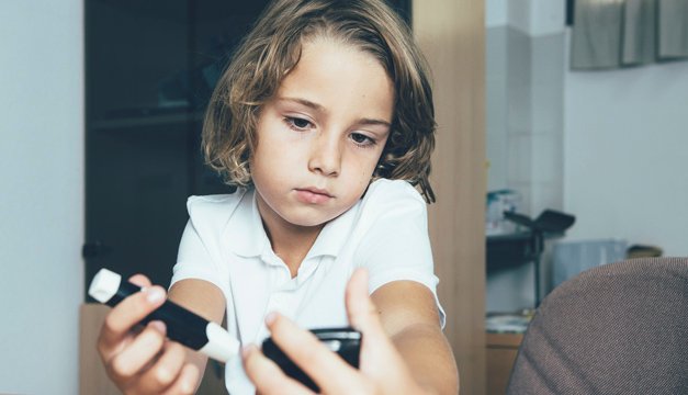 ¿Cómo afecta la pandemia de COVID-19 a los niños con diabetes?