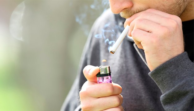 ¿Fumar aumenta el riesgo de complicaciones por COVID-19?