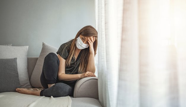 ¿Qué hago si estuve en contacto con alguien que tiene COVID‑19?