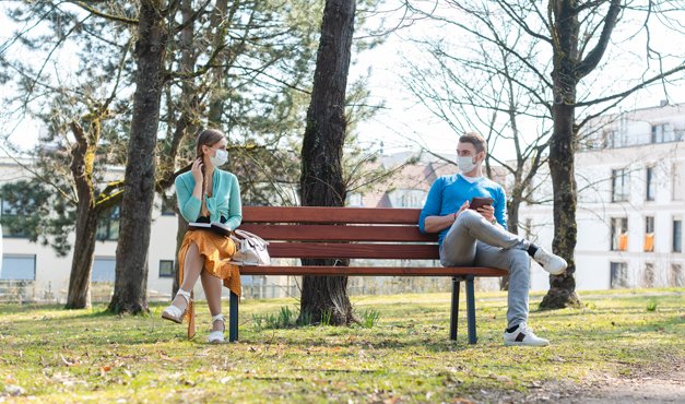 ¿Por qué nos cuesta tanto guardar la distancia social?