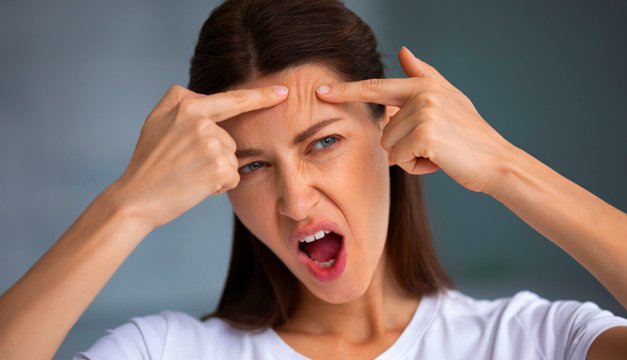 ¿Es dañino "reventarse" las espinillas?
