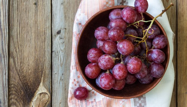 ¿Sabías que las uvas son una potente recarga de energía por sus propiedades nutricionales?