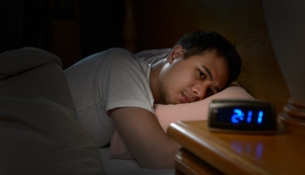 Desvelarte tanto está afectando tu salud y esta es la razón