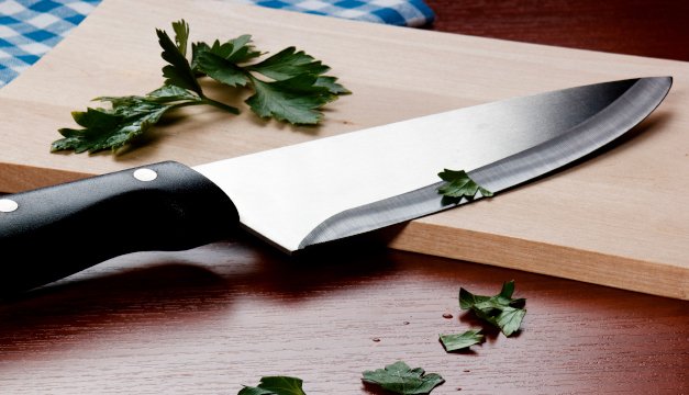 Formas de afilar correctamente un cuchillo esencial de tu cocina