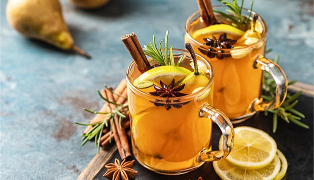 Deliciosa limonada de pera y té de limón para refrescar tu día
