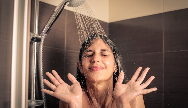 Los beneficios de tomar una ducha fría, según los expertos