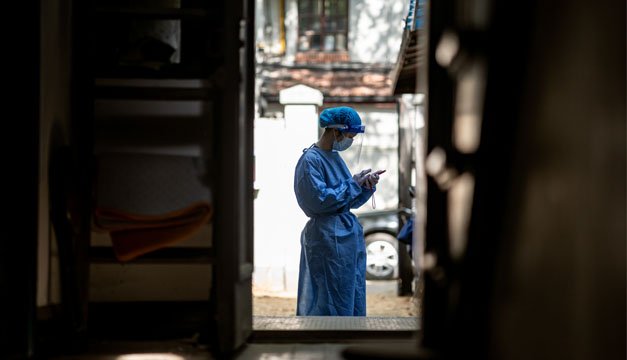 China dice que muertes por covid-19 cayeron casi 80%