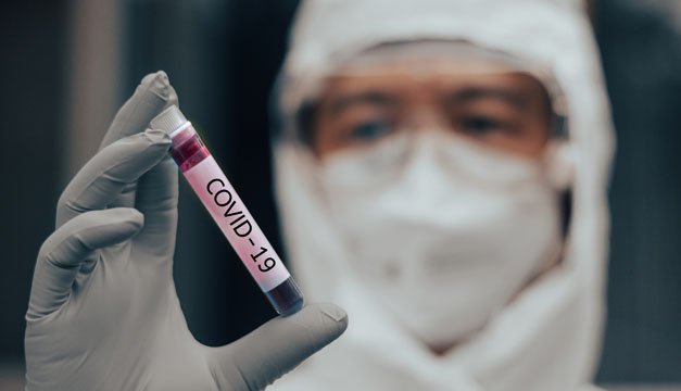 La OMS examina si mantiene máximo nivel de alerta por el coronavirus