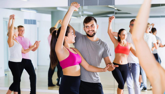 Estos son 5 beneficios que aporta el baile a tu cuerpo