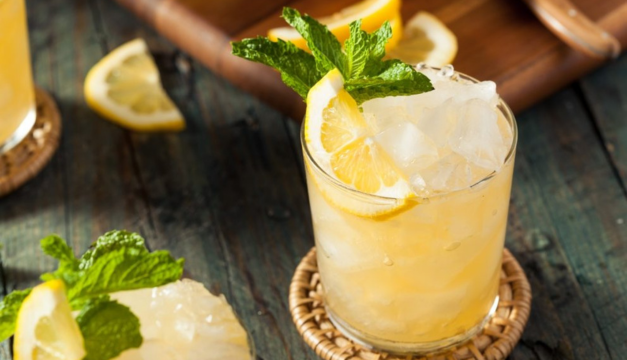 Refréscate en estas vacaciones con bebidas saludables