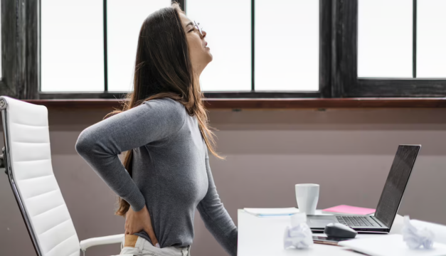 Acaba con los dolores de espalda corrigiendo tu postura