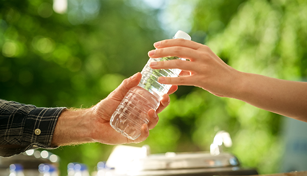 Dime cuánto pesas y te diré cuánta agua debes beber para estar hidratado