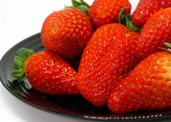 ¿Qué fresa es más dulce, la de punta plana o la puntiaguda? Los japoneses nos revelan un truco