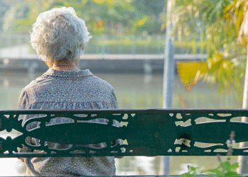 ¿La soledad y el aislamiento social en adultos mayores puede llevar al suicidio o a la muerte natural?