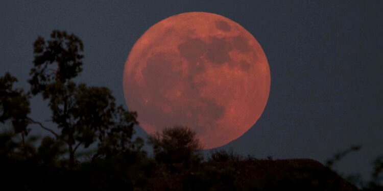 La superluna Iluminará El Salvador y el Mundo: Un Espectáculo Celestial Imperdible