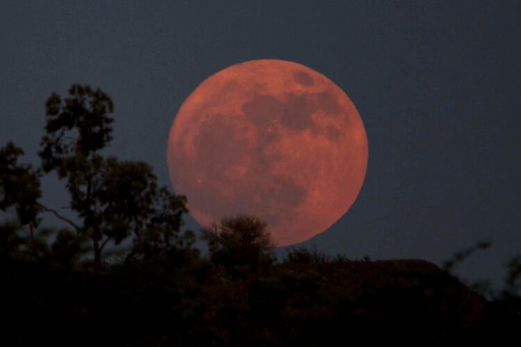 La superluna Iluminará El Salvador y el Mundo: Un Espectáculo Celestial Imperdible