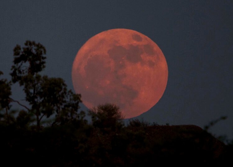La superluna Iluminará El Salvador y el Mundo: Un Espectáculo Celestial Imperdible