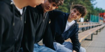 ¿Realmente sabemos quiénes acompañan a nuestros hijos cuando no estamos cerca?