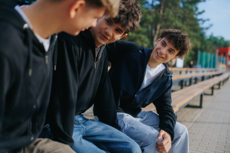 ¿Realmente sabemos quiénes acompañan a nuestros hijos cuando no estamos cerca?