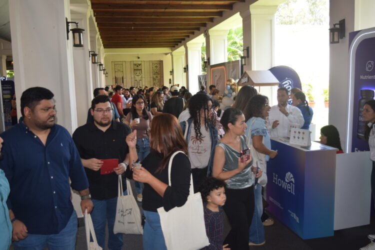 Longevidad y medicina preventiva: Dr. Patricio Ochoa comparte las claves para vivir mejor en El Salvador